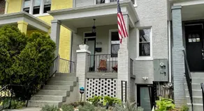Darling Apartment in Capitol Hill - TWO min to Metro - Image 5