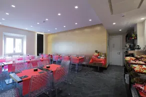 Floris Hotel - Image 3
