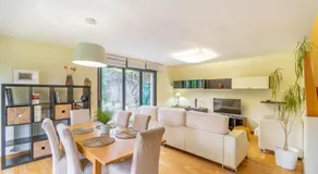 Gran chalet con amplio jardín próximo a Pamplona - Image 2