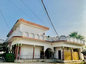 OYO Hotel Galaxy White - Image 4