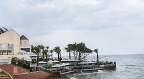 Marine Hotel & Apartment - Image 4
