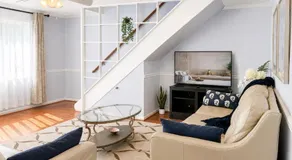 Devon House, Fairfax Near GMU and Dawntown - Image 3