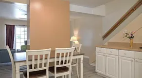 Colonial Inn - Image 4