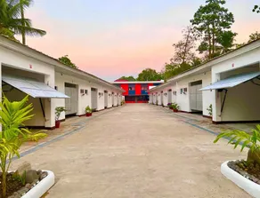 Anahaw's Inn - Image 1