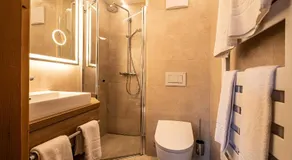 SL Hotel - Image 4