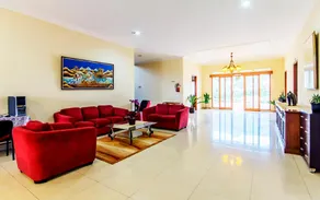 Puri Bernadi Guest House - Image 2