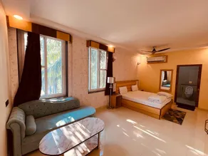 HOTEL TEMPLE TREE - Image 2