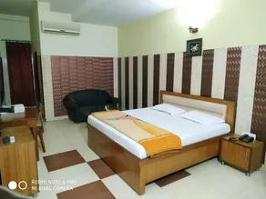 OYO 24979 Hotel Seven Star - Image 4