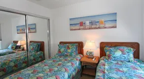 1023 E Balboa B - Image 4