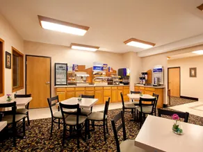 Holiday Inn Express Lincoln - Image 4