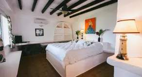 OceanFront Bungalows - Paradise Rentals - Image 2