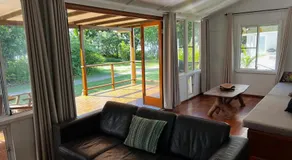 Reef Coast Cottage Absolute Beachfront - Image 2
