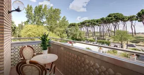 Pinewood Hotel Rome - Image 5