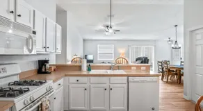 1189 Z3a VILLAGE OF LIBERTY PARK by REMAX Premier - Image 4