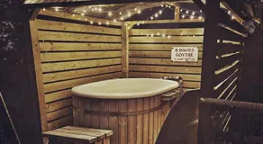 Under the Oak Glamping - Image 3