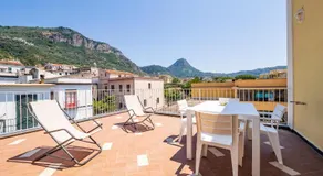 De Vivo Realty - Limoncello&Nocillo Apartments - Image 3