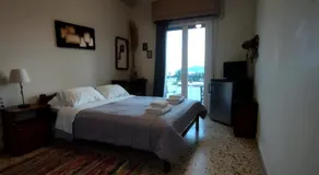 Captain's Rooms - Image 2