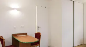 Charming bright studio in the heart of Paris - Image 5