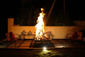 Moonscape Montera: Luxe Resort Living Oasis - Image 2