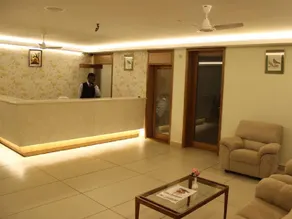 Issacs The Resort - Image 5