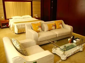 Yulian hotel - Image 4