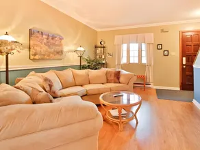 3 Bedrooms 3 beds near metro -2 Parking Free - Image 2