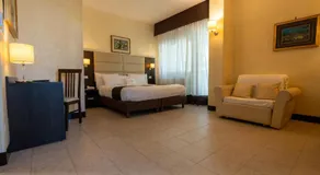 Hotel Villa - Image 2