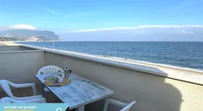 RS322 - Marcelli, bilocale fronte mare con spiaggia inclusa - Image 3