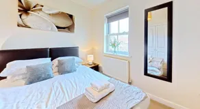 Maris Cottage - Part of the The Bay Filey Holiday Village with pool, gym and direct beach access, pub, restaurant, tennis and meadows walks - Image 2