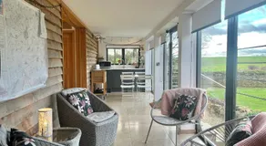 Hedges House - Image 2