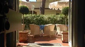 Hotel Solitude - Image 4