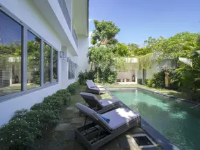 Room & Vespa Suite 2 - Image 3