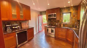 Easy PATH&Bus access- NYC| designer home + Deck. - Image 3