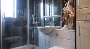 Apartment & Rooms in London - Image 2