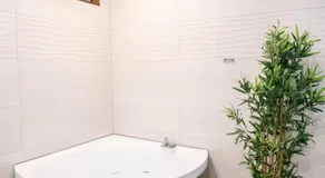 La Suite Interdite Jacuzzi, Sauna & Pièce Secrète - Image 2