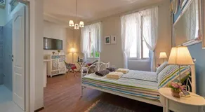 Old City Romantic Studios 2 - Image 2