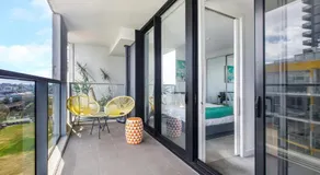 Modern Nomads South Yarra Tranquil 2BR with Balcony Near Station - Image 3