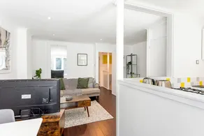 Bright & Cosy One-Bed Apartment - Image 2