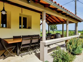 Spacious Holiday Home in Vire-sur-Lot with Swimming Pool - Image 2