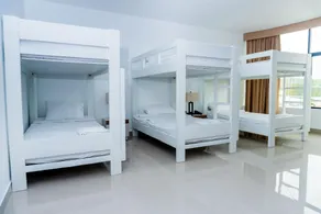 Green Platinum Hotel - Image 4