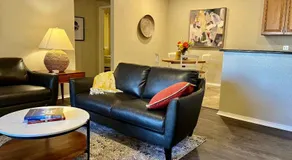 Gated Condo Heated Pool Spa Gym Near Zoo - Image 3