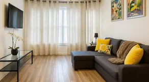 Beautiful 4Bedroom Retreat Close to Niagara Falls Your Home Away from Home - Image 2