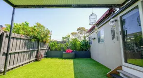 Brunswick Melbourne-Cosy Room-Great location - Image 4