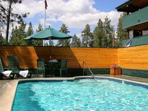GetAways at Snow Lake Lodge - Image 2