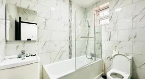 Apartment in East Ham, London - Image 3