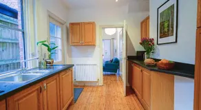 Cosy 1-Bed Escape with Free Parking - At Hem - Image 3