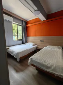 Zhongshan Hotel - Image 2