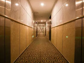 Ningqin Business Hotel - Image 5