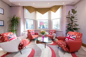 Prom Hotel - Image 3