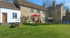 Thames Head Wharf - Historic Cotswold Cottage with Stunning Countryside Views - Image 4